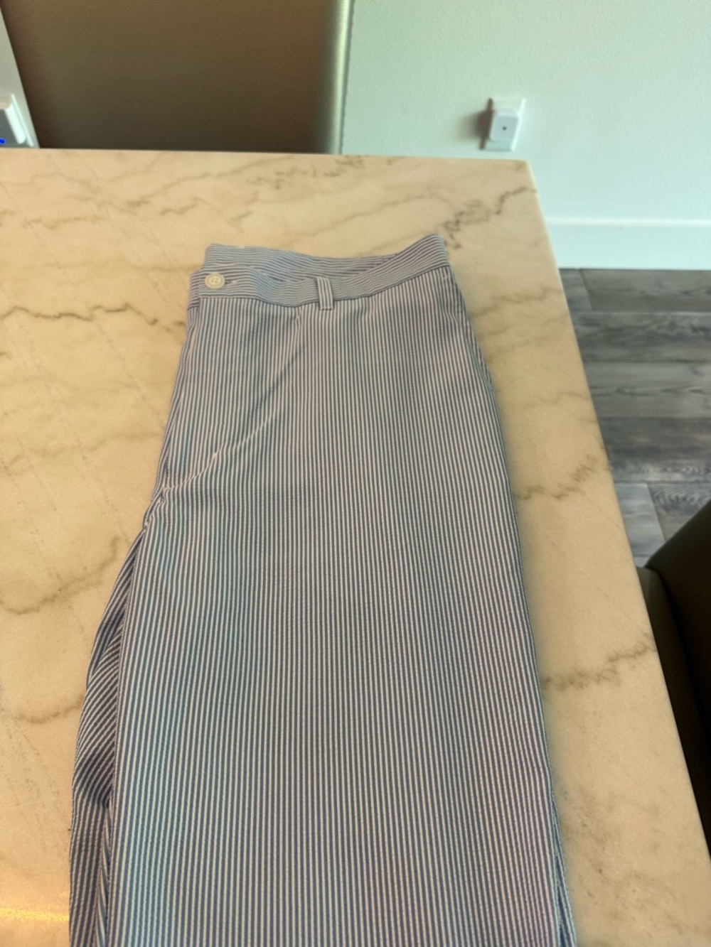 Roundtree & Yorke Blue and White Seersucker Pants 38/32